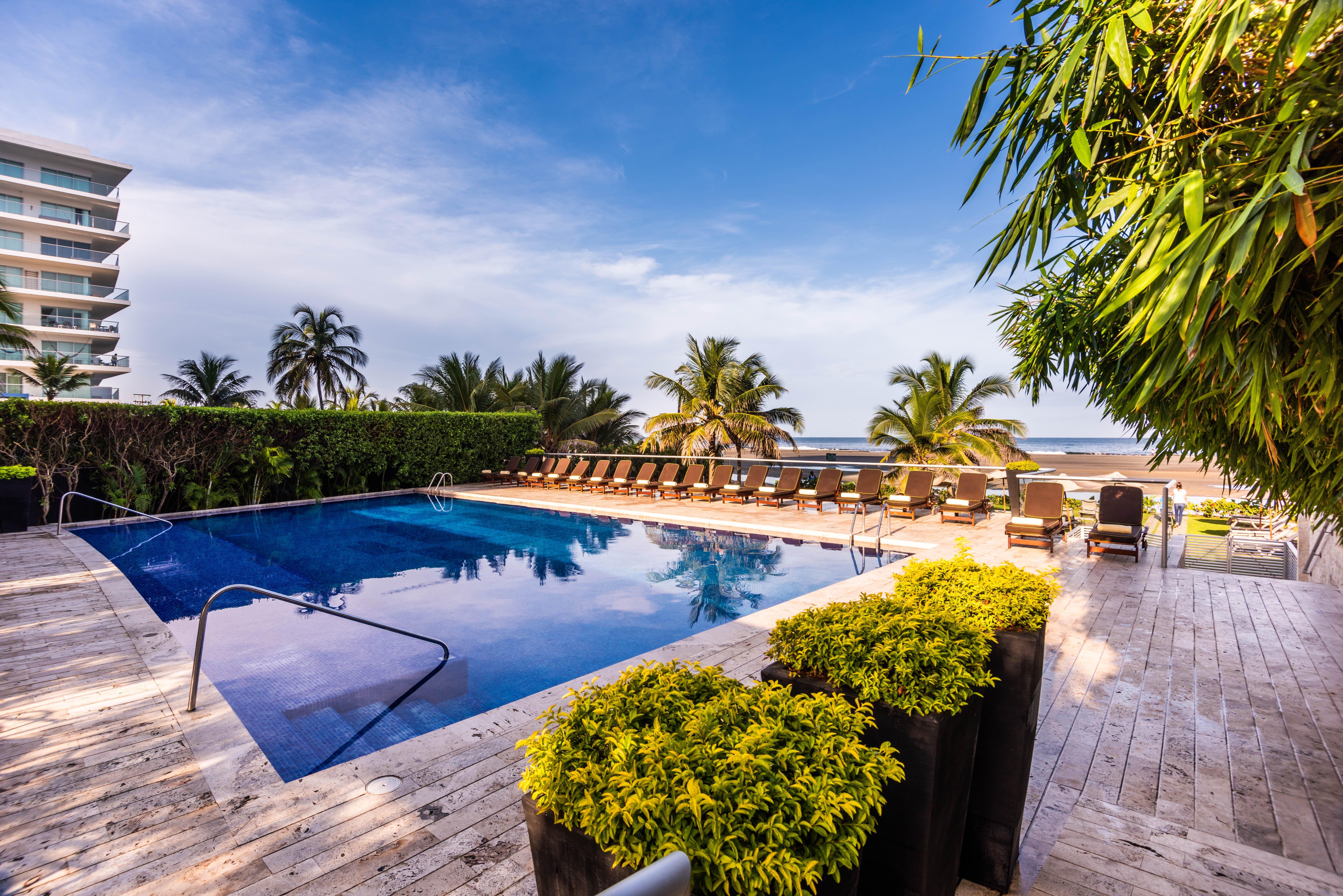 Holiday Inn Cartagena Morros By Ihg Extérieur photo The swimming pool at the hotel